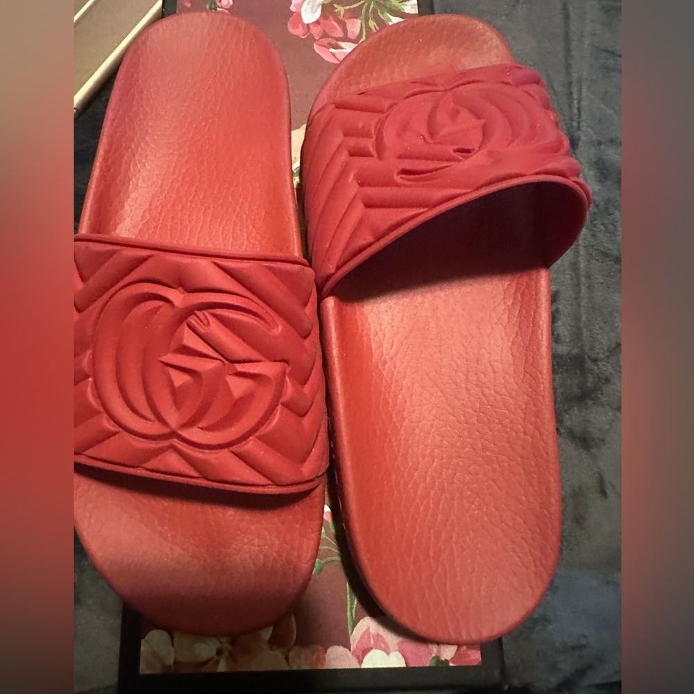 Gucci slides